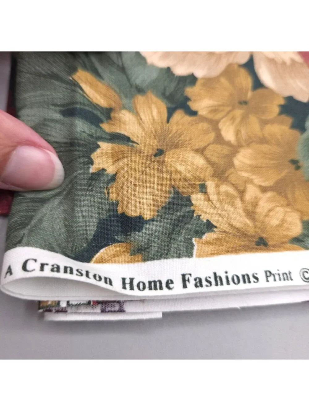 Cranston Home Fashions Floral Cotton Fabric Quilting Sewing Green 1.75 Yards